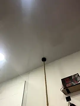 Snapshot of Daphnee-x chatting on 10/22/25, 11:31 Daphnee-x online show from 10/22/25, 11:31