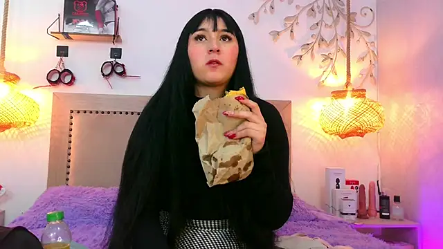 Snapshot of Daphnee-x chatting on 11/12/25, 11:36 Daphnee-x online show from 11/12/25, 11:36