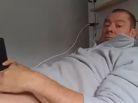 hugoboys4576 online show from 10/29/25, 11:20