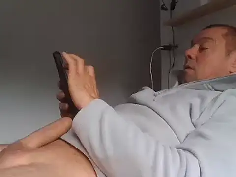 hugoboys4576 online show from 10/28/25, 11:20