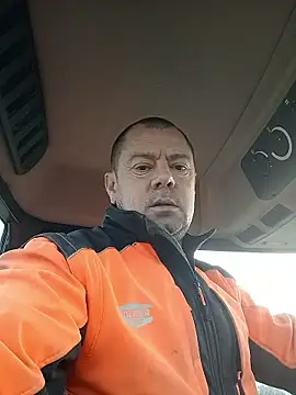 hugoboys4576 online show from 12/18/25, 08:19