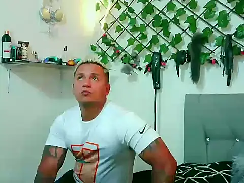 MR777DESIRE online show from 09/18/25, 12:35