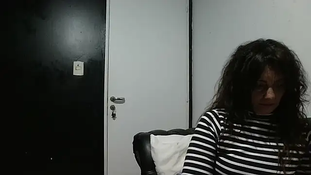 Snapshot of dulcefanny chatting on 07/05/26, 04:06 dulcefanny online show from 07/05/26, 04:06