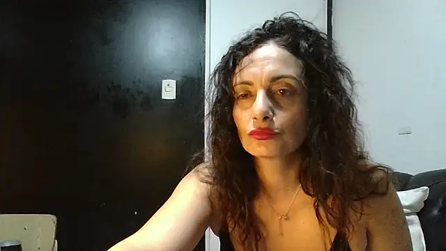 Snapshot of dulcefanny chatting on 07/13/26, 04:39 dulcefanny online show from 07/13/26, 04:39
