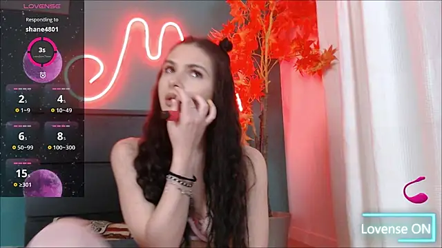 Snapshot of Moon_Shard chatting on 12/19/25, 10:56 Moon Shard online show from 12/19/25, 10:56