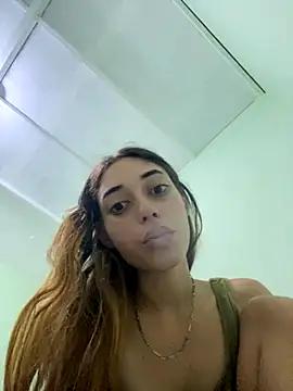 loirinhaaa online show from 10/13/25, 04:08