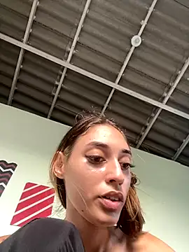 loirinhaaa online show from 11/25/25, 07:47