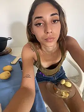 loirinhaaa online show from 10/28/25, 03:00