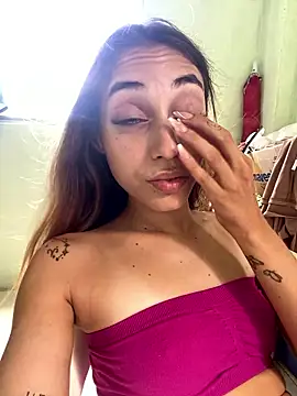 Snapshot of loirinhaaa chatting on 01/08/26, 03:51 loirinhaaa online show from 01/08/26, 03:51