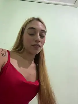 loirinhaaa online show from 03/25/26, 07:35