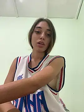 Snapshot of loirinhaaa chatting on 01/13/26, 04:55 loirinhaaa online show from 01/13/26, 04:55