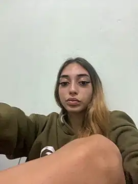 loirinhaaa online show from 11/21/25, 03:11