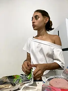 loirinhaaa online show from 11/07/25, 10:03