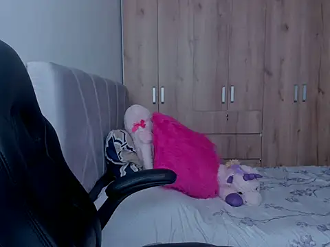 TessaCollinns online show from 11/25/25, 02:50