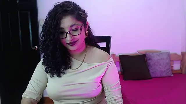 Gia Dior online show from 11/05/25, 11:52