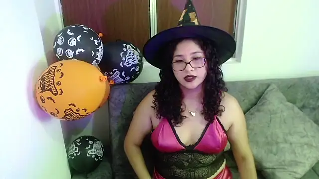 Gia Dior online show from 10/20/25, 09:15