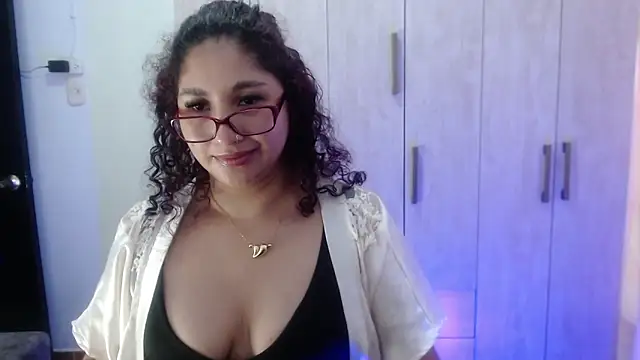 Gia Dior online show from 10/29/25, 12:04