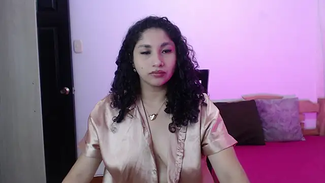 Gia Dior online show from 11/07/25, 11:41