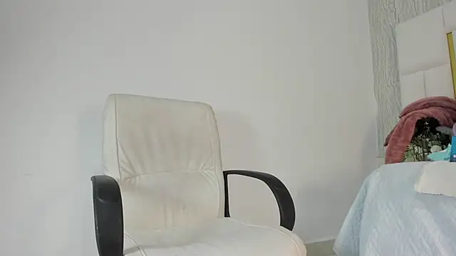 mia vy online show from 03/24/26, 03:06