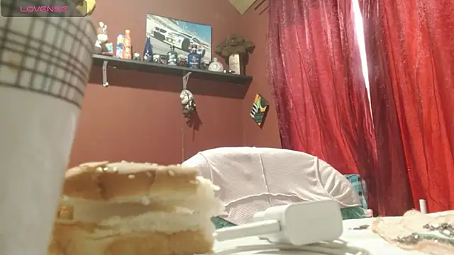 Snapshot of Sasharosee2 chatting on 11/14/25, 12:42 Sasharosee2 online show from 11/14/25, 12:42