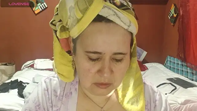 Snapshot of Sasharosee2 chatting on 11/03/25, 12:53 Sasharosee2 online show from 11/03/25, 12:53