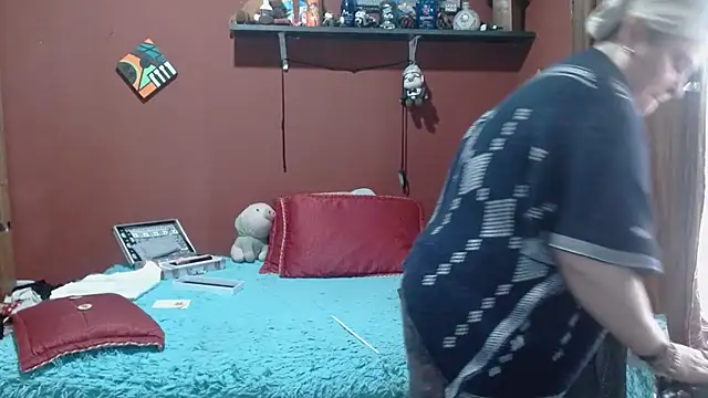 Snapshot of Sasharosee2 chatting on 03/04/26, 12:02 Sasharosee2 online show from 03/04/26, 12:02