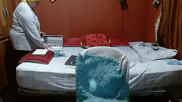 Snapshot of Sasharosee2 chatting on 01/10/26, 12:11 Sasharosee2 online show from 01/10/26, 12:11