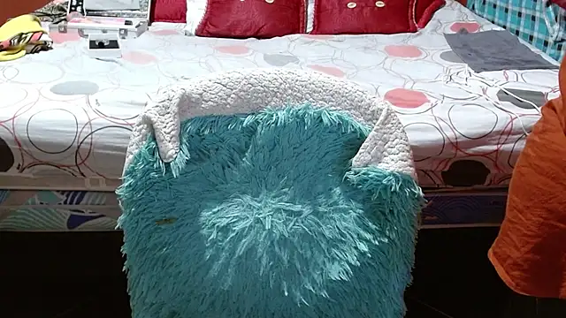 Snapshot of Sasharosee2 chatting on 12/14/25, 12:44 Sasharosee2 online show from 12/14/25, 12:44