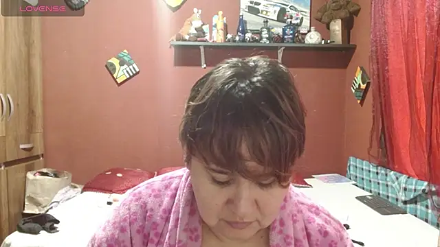 Snapshot of Sasharosee2 chatting on 11/20/25, 01:01 Sasharosee2 online show from 11/20/25, 01:01