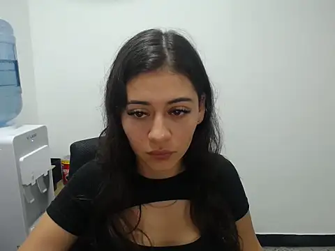 Snapshot of Alice-08 chatting on 05/09/26, 02:53 Alice-08 online show from 05/09/26, 02:53