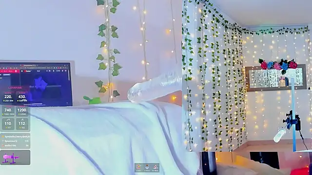 Ashley  Jones   online show from 11/11/25, 05:08