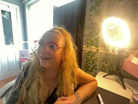 BonnyDesire online show from 04/02/26, 03:51