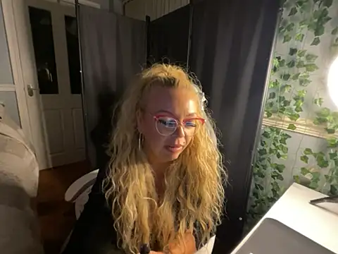 BonnyDesire online show from 03/24/26, 07:58