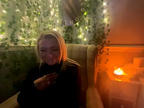 BonnyDesire online show from 11/16/25, 04:34