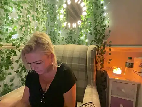 BonnyDesire online show from 11/10/25, 07:30