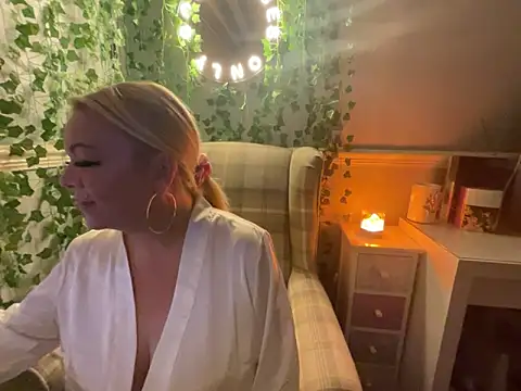 BonnyDesire online show from 11/20/25, 07:58