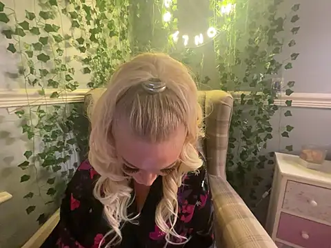 BonnyDesire online show from 01/14/26, 08:23