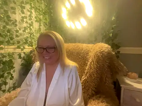 BonnyDesire online show from 11/30/25, 07:14