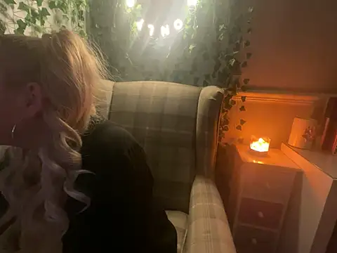 BonnyDesire online show from 11/21/25, 08:08