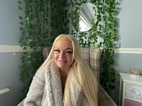 BonnyDesire online show from 10/25/25, 01:23