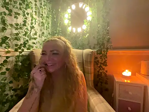 Snapshot of BonnyDesire chatting on 10/16/25, 07:22 BonnyDesire online show from 10/16/25, 07:22