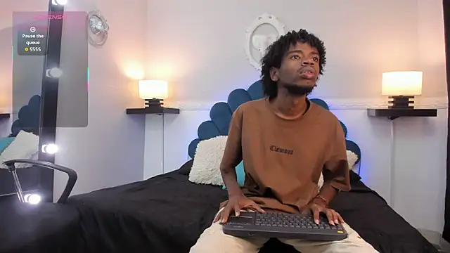 AllexJacob online show from 10/21/25, 01:21