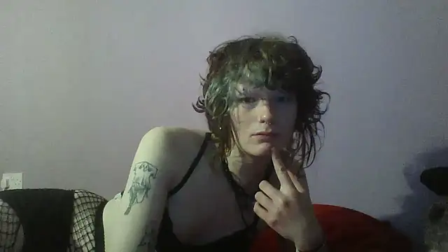 Snapshot of Nydia_Levine chatting on 10/04/25, 12:39 Nydia Levine online show from 10/04/25, 12:39