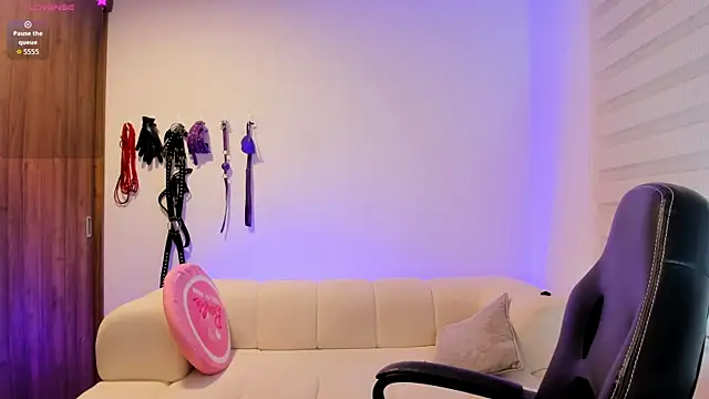 Snapshot of abu_dhabi_21 chatting on 02/13/26, 10:15 abu dhabi 21 online show from 02/13/26, 10:15