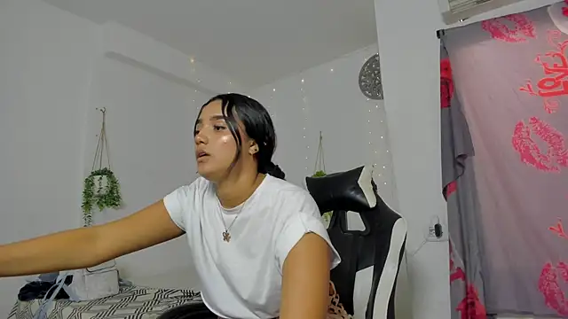 Dakota x18 online show from 11/07/25, 07:29