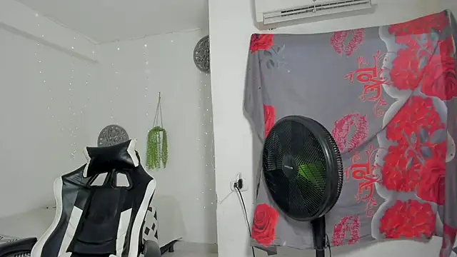 Dakota x18 online show from 11/08/25, 08:23