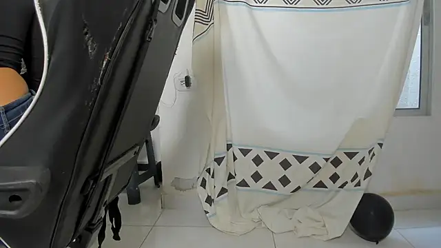 Dakota x18 online show from 10/27/25, 07:48