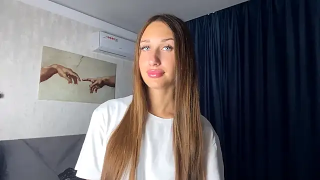 Snapshot of DarkSignal chatting on 09/29/25, 09:16 DarkSignal online show from 09/29/25, 09:16