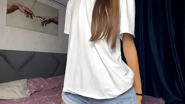 Snapshot of DarkSignal chatting on 10/02/25, 12:41 DarkSignal online show from 10/02/25, 12:41