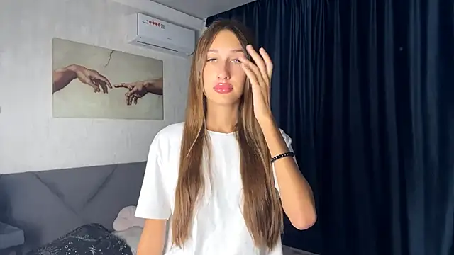 Snapshot of DarkSignal chatting on 09/30/25, 09:15 DarkSignal online show from 09/30/25, 09:15